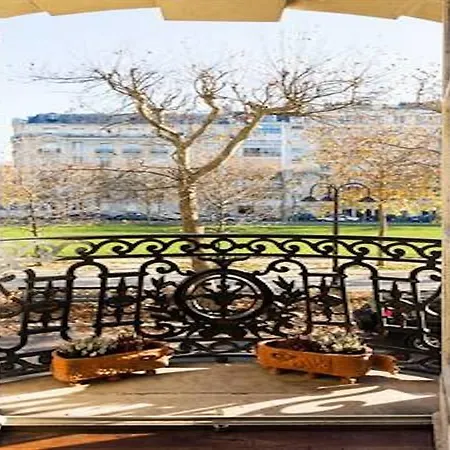 Parisian Chic For 5 Invalides Breteuil 3 Apartment *
