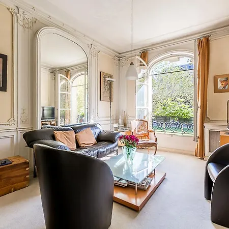 Parisian Chic For 5 Invalides Breteuil 3 Apartment