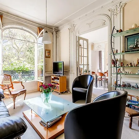 Parisian Chic For 5 Invalides Breteuil 3 *