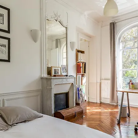 Parisian Chic For 5 Invalides Breteuil 3 *